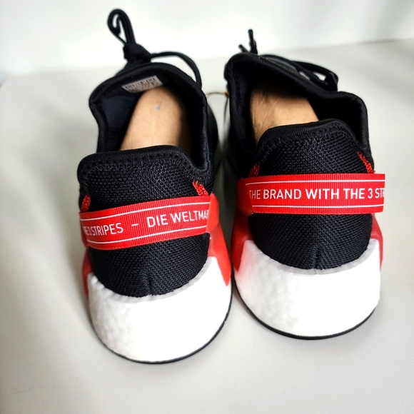 New Adidas Originals NMD R1 V2 J US5 - Picture 3 of 5